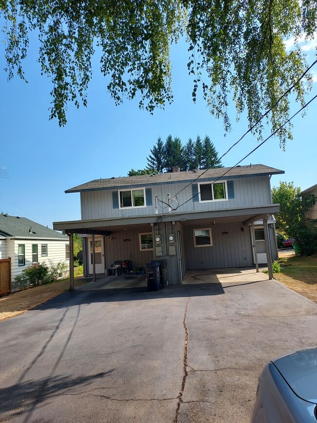 Building Photo - R115