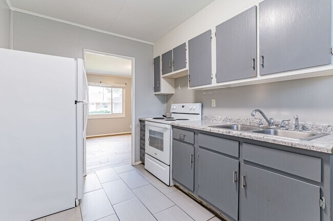 Foto del edificio - 2 Bedroom 1 Bathroom home located in Champ...