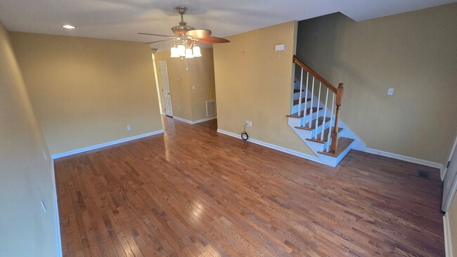 Foto del edificio - 2 Bdrm/2.5 Bath Townhome Bristol, TN