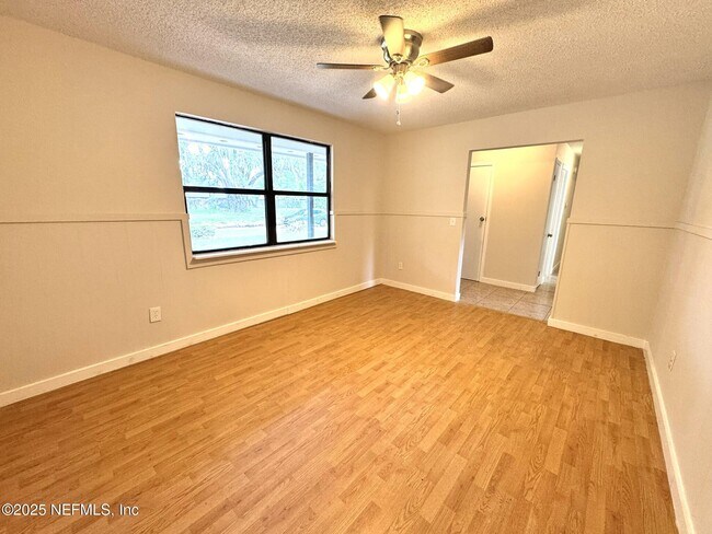 Building Photo - 119 Arden Dr