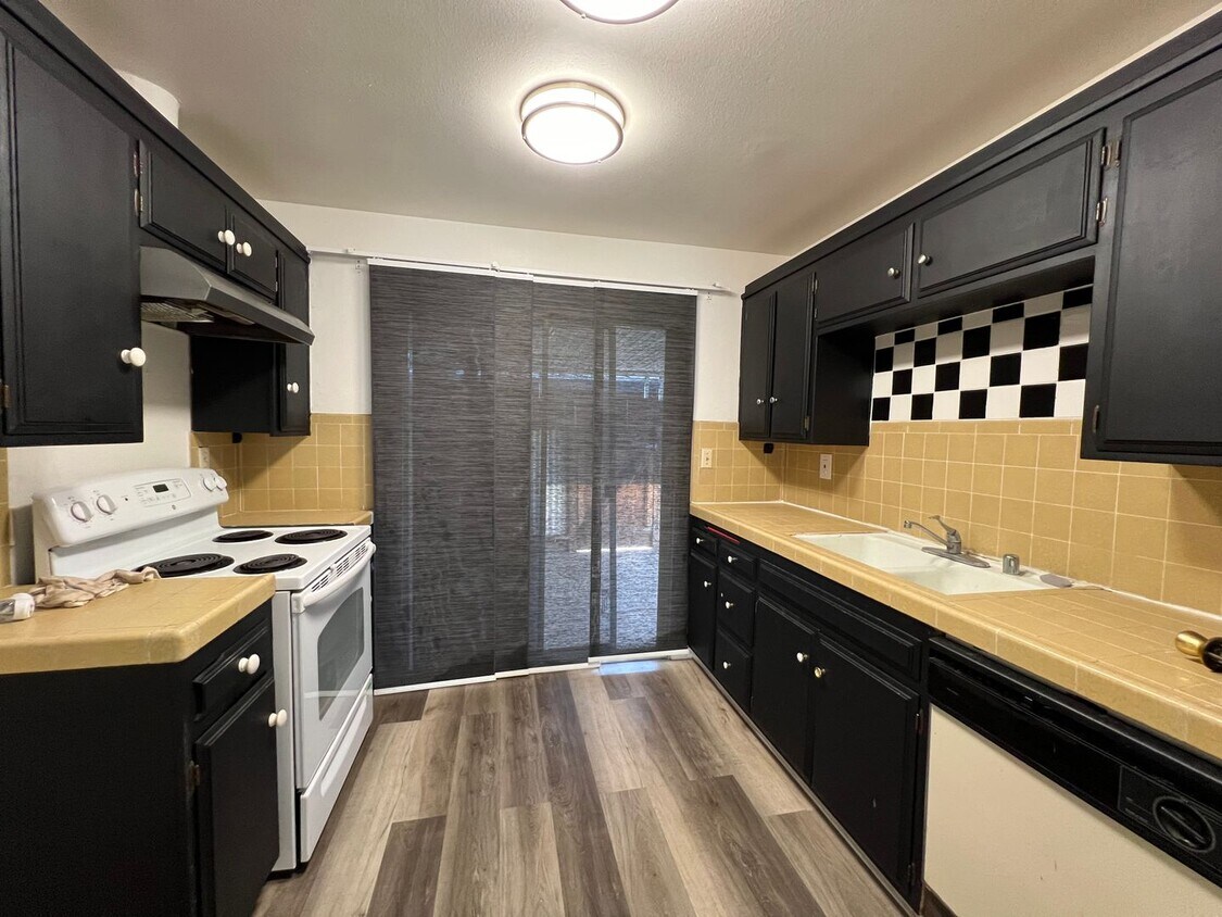Foto principal - 471 S. Simpson Ave.