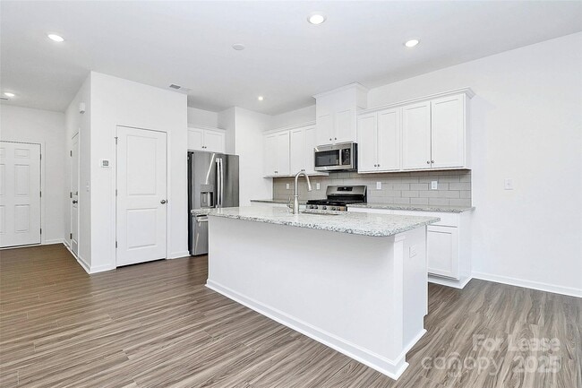 Building Photo - 3651 Secrest Lndg