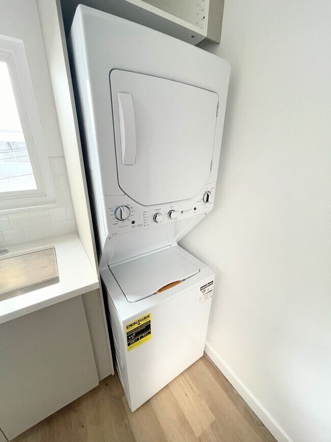Foto del edificio - 5347 Blackwelder St