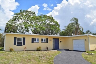 Building Photo - 21572 Edgewater Dr