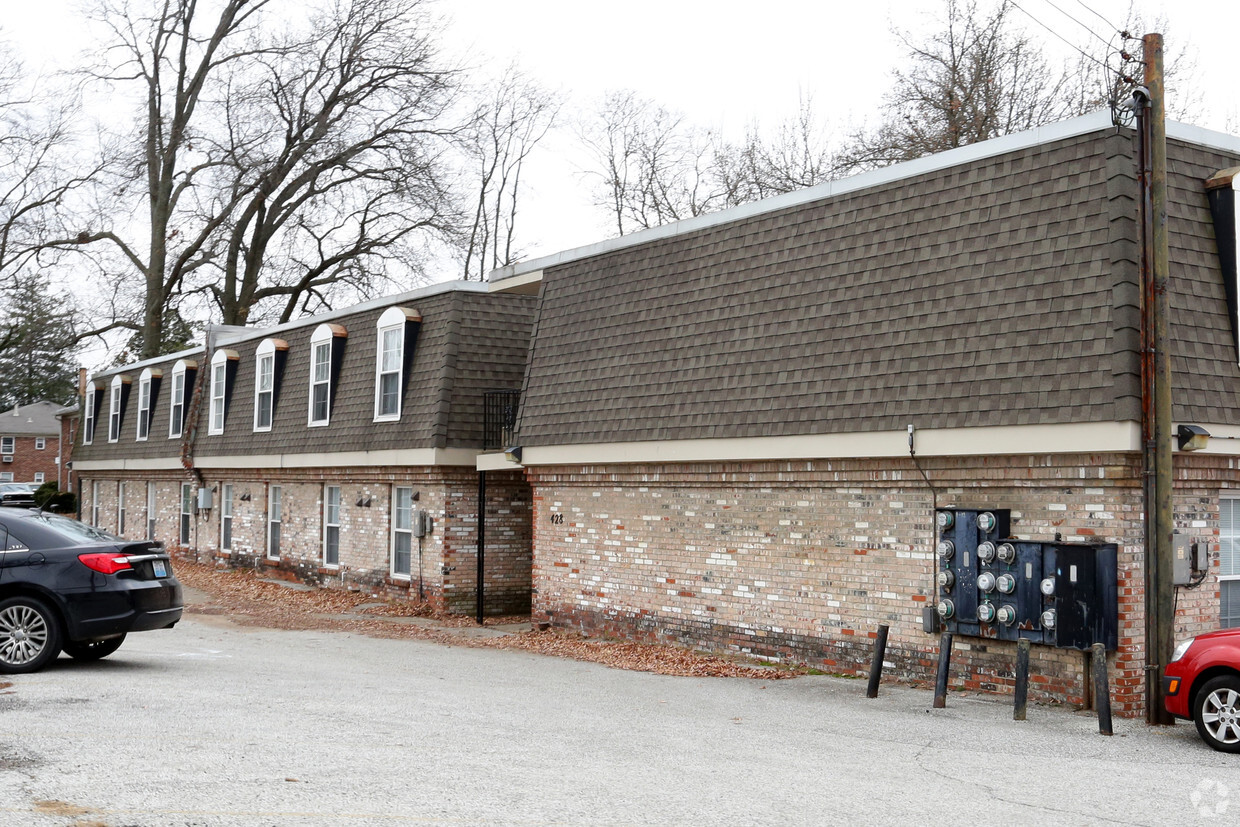 Building Photo - Chapel Hill Apartments