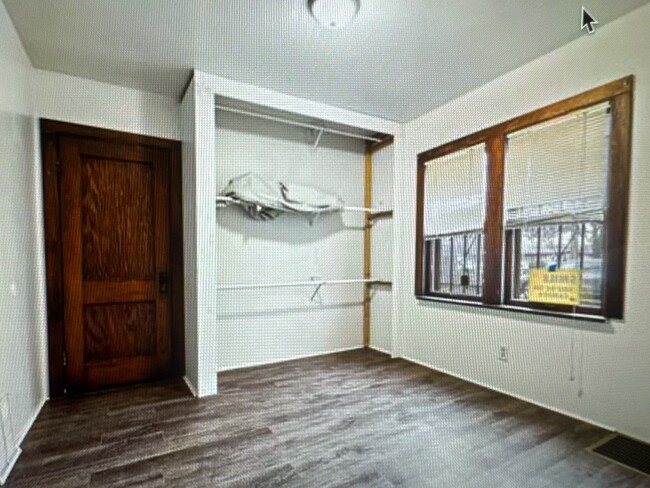 Building Photo - 314 N Longwood St