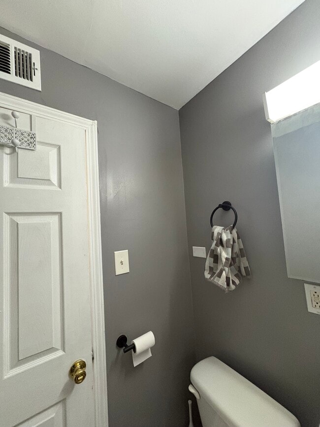 Foto del edificio - 129 Elmwood Ave