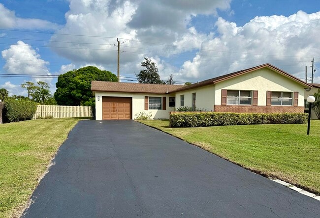 Building Photo - 6101 Rainbow Cir