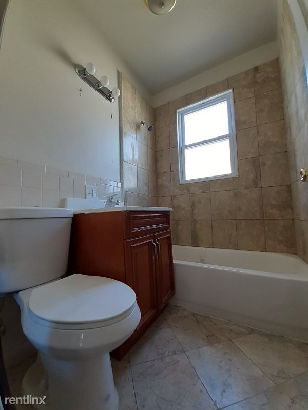 Building Photo - 4 br, 3 bath House - 16920 S bulger Ave