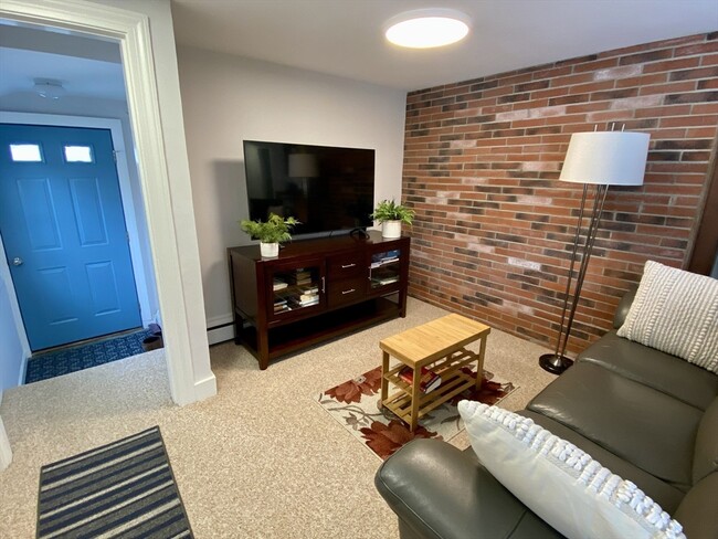 Foto del edificio - 83 A Woodland Rd