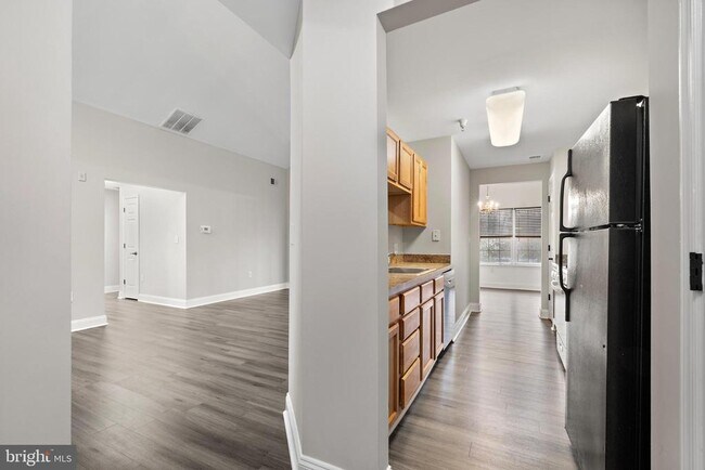 Foto del edificio - 6520 Lake Park Dr