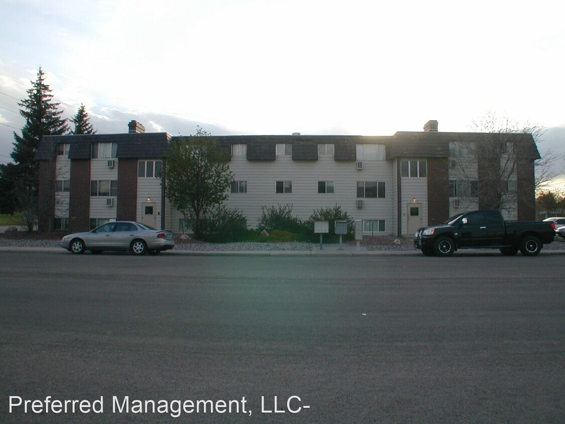 Primary Photo - 4600-01-11-12 Hilltop Ave
