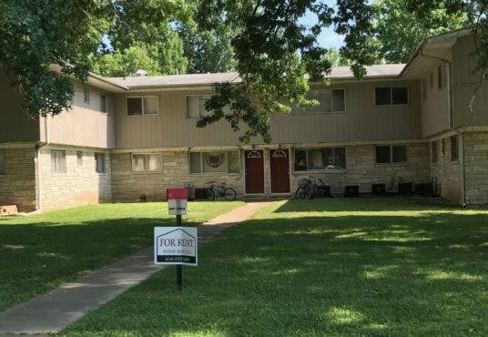 Foto principal - 1225 W Freeman