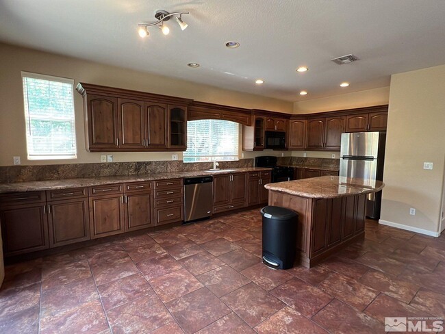 Building Photo - 7883 Morgan Pointe Cir