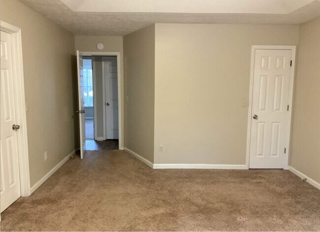 Foto del edificio - 810 Trellis Pond Ct