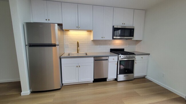 Foto del edificio - 2500 Lawrence St