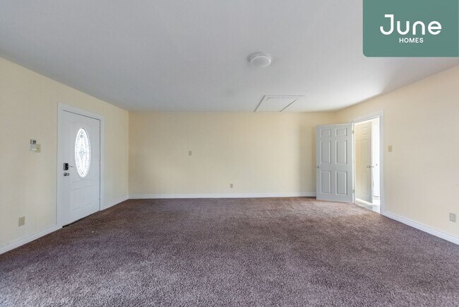 Foto del edificio - Queen room in 4-bed/3.0-bath Home