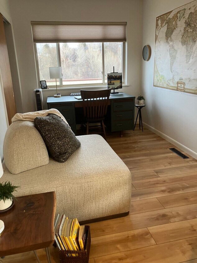 Foto del edificio - 560 S 2nd St