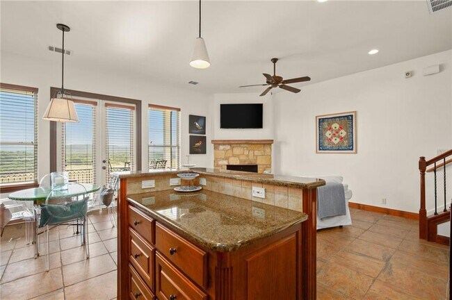 Foto del edificio - 17545 W Reed Park Rd