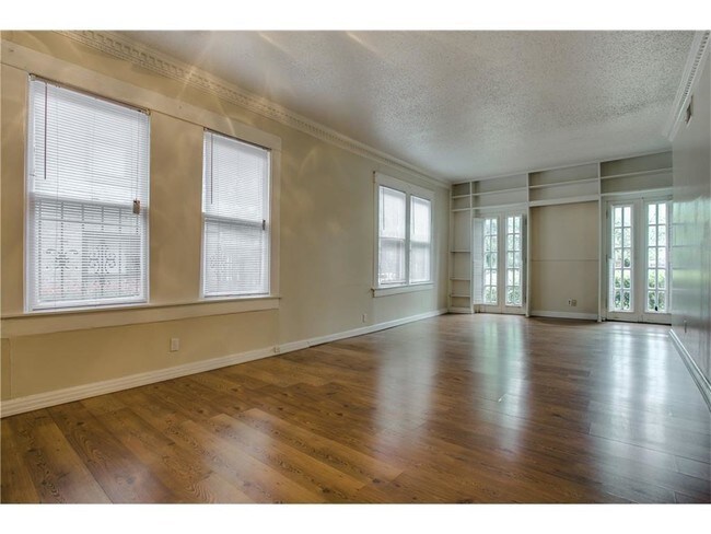 Building Photo - 4009 N Hall St