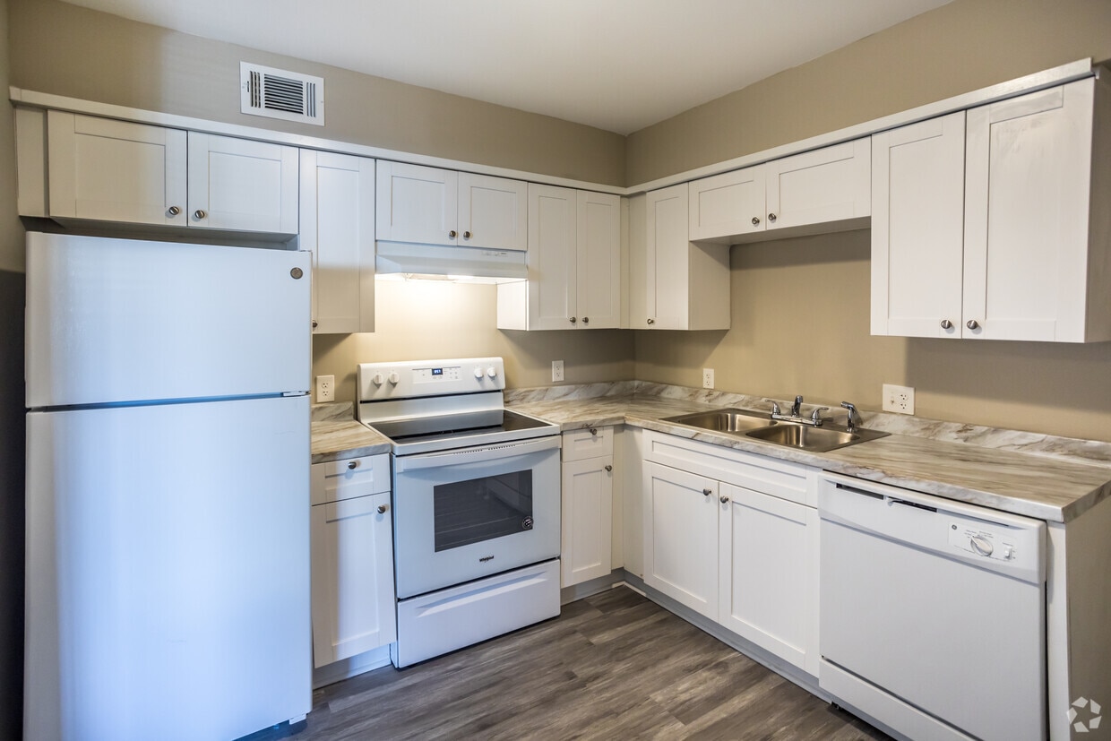 Primary Photo - Timber Pines Apartments