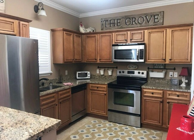 Building Photo - 3 bed 3 bath house on Anchorage Road!
