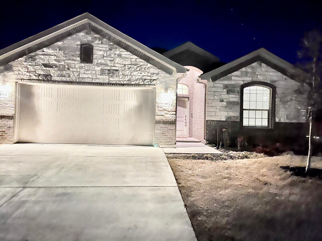 500 Frenchpark Dr, Haslet, TX 76052 House Rental in Haslet, TX