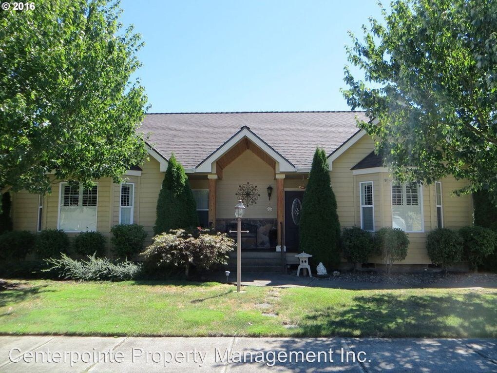 3 br, 2.5 bath House 195 Danielle Dr. House Rental in Winston, OR