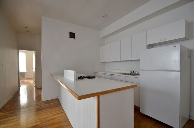 Building Photo - 500 W 148th St
