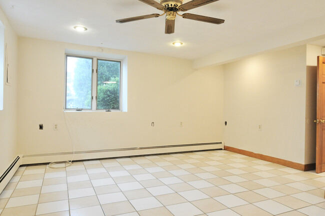 Building Photo - 69 Pitcairn St