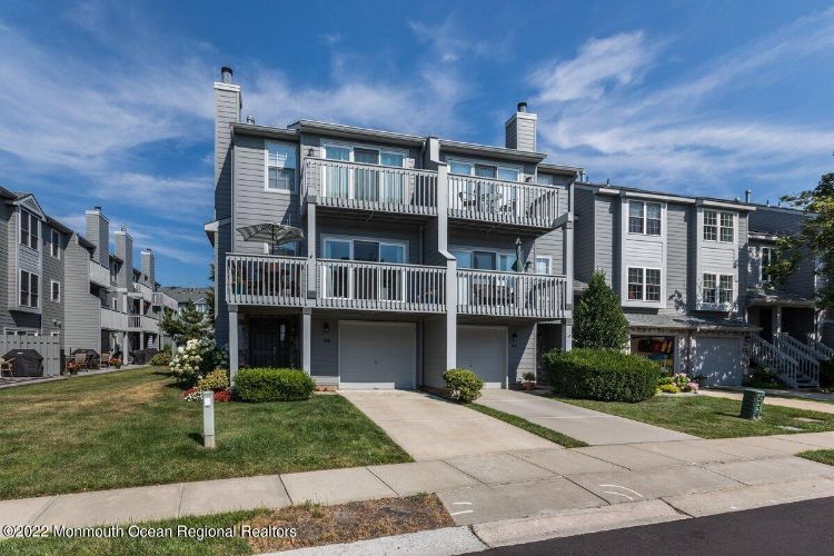 Primary Photo - 116 Spinnaker Way