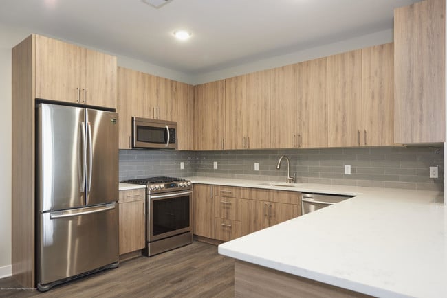 Building Photo - 92 Drs James Parker Blvd