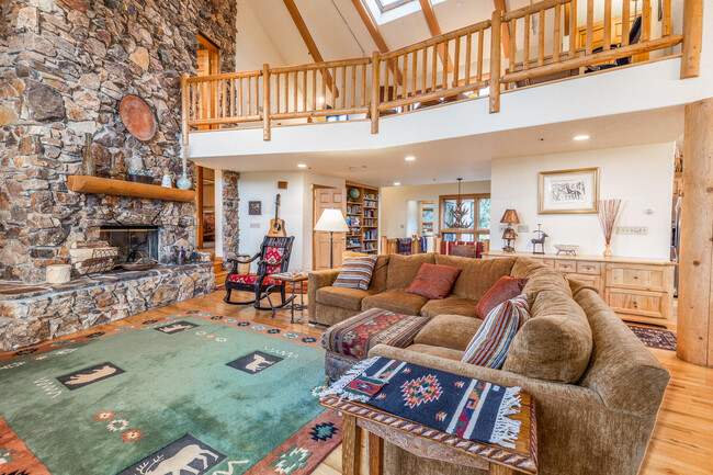 Building Photo - 2524 Aspen Springs Dr