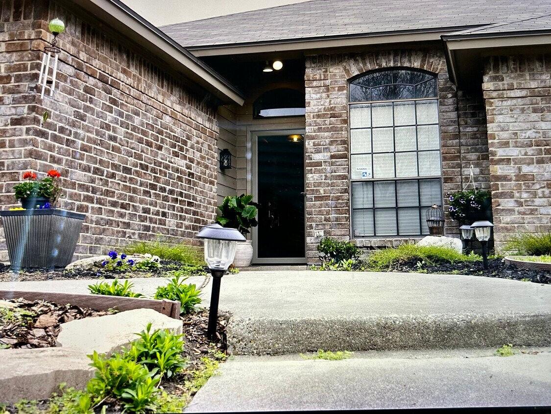 Primary Photo - 3009 Quail Hollow Dr