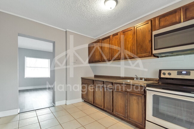 Foto del edificio - 1842 W 26th St