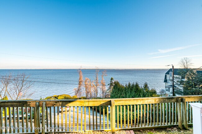 Building Photo - 85 Bayside Dr