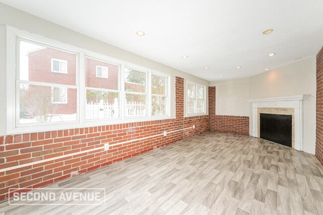 Foto del edificio - 5716 Brinley Dr