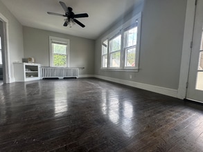 Building Photo - 50 Spring St