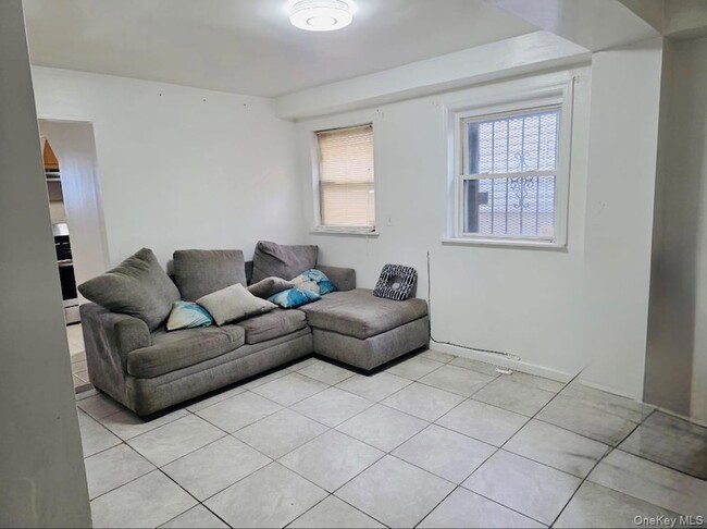 Photo - 1729 Barnes Ave Apartment