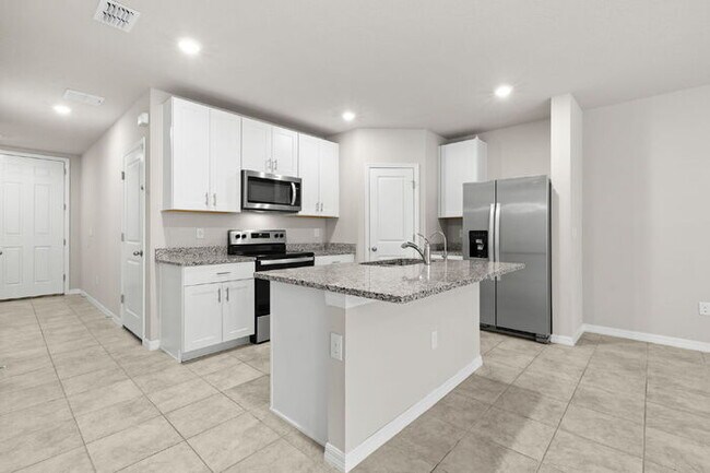 Foto del edificio - Town Home For Rent in Brandon with TONS OF UPGRADES!
