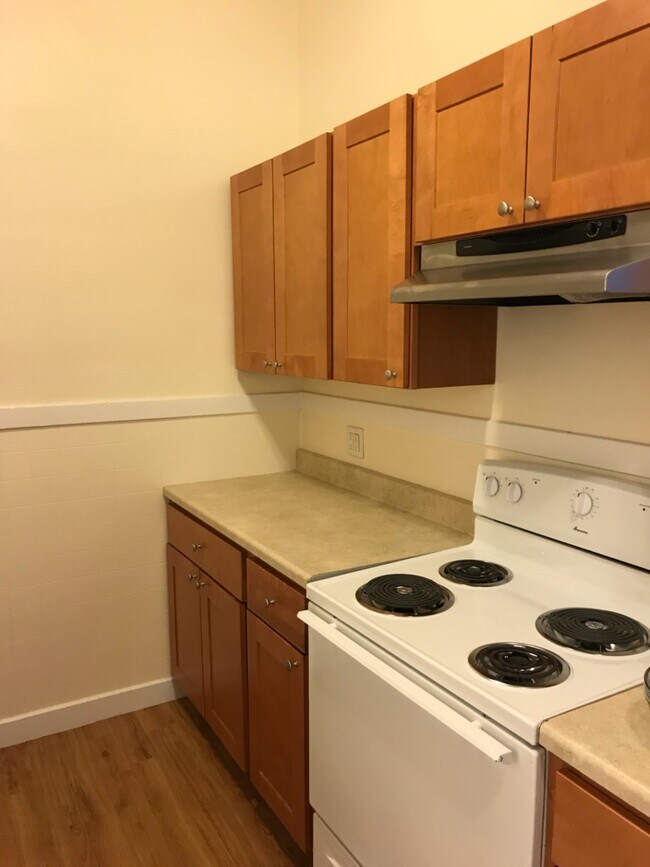 Building Photo - 504 Beacon St