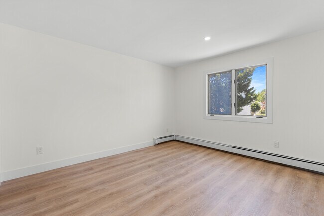 Foto del edificio - 302 E Harriet Ave