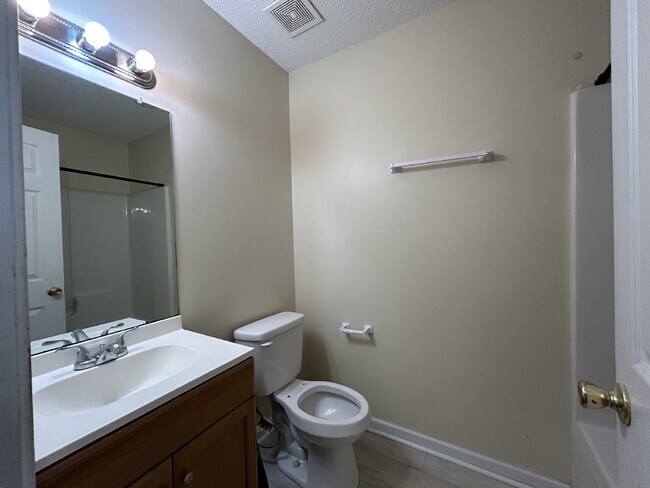 Foto del edificio - Home For Rent