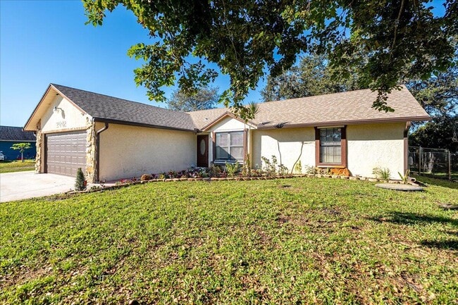 Building Photo - 2442 SW Lafayette St