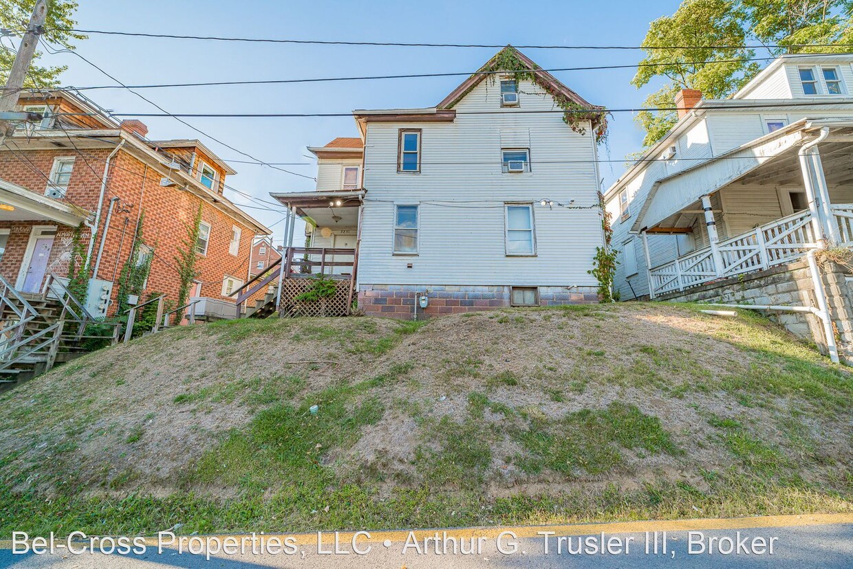 Foto principal - 5 br, 2.5 bath House - 725 Naomi Street