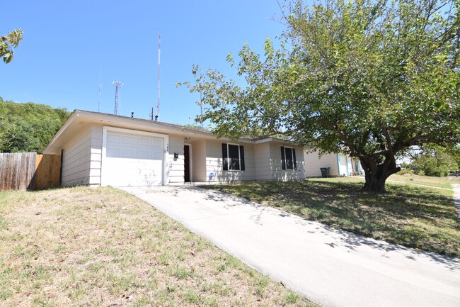 Foto del edificio - 706 Traci Dr