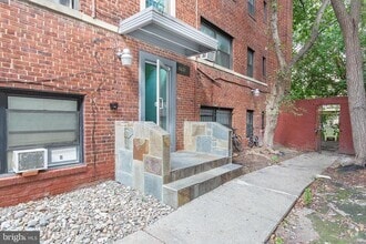 Building Photo - 1631 6th St NW