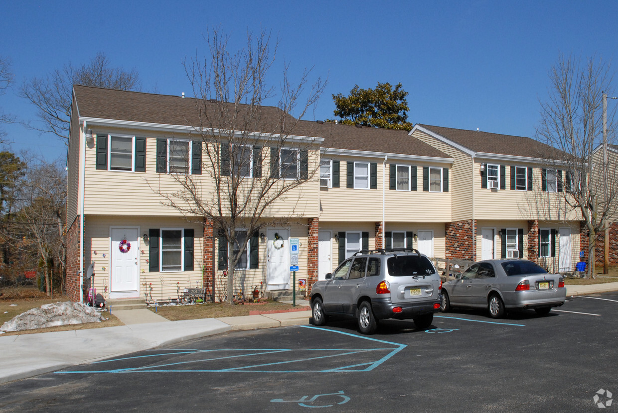 Foto del edificio - Penny Point Park Apartments