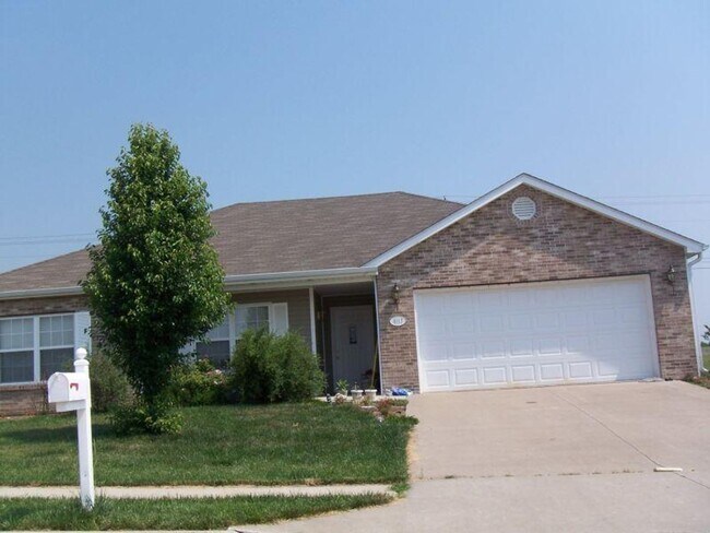 Foto del edificio - 3BR/2BA with neighborhood pool included!