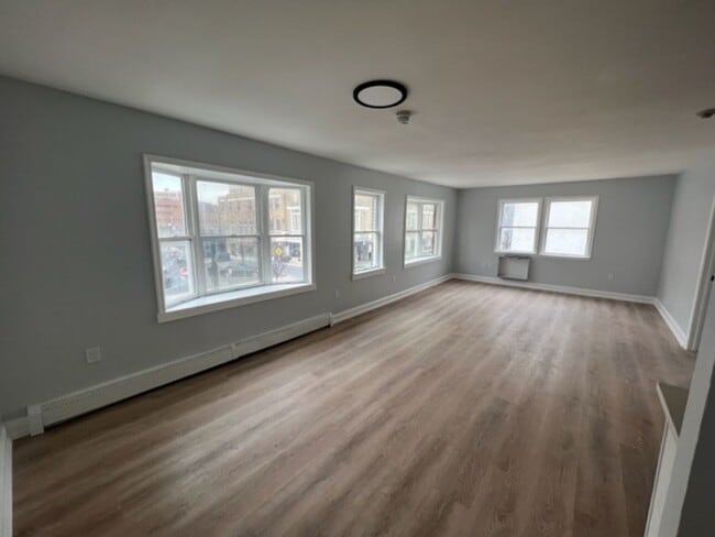 Building Photo - Riverview Apartments